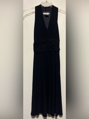 Evan Picone Black Maxi Dress with Ruched Waist